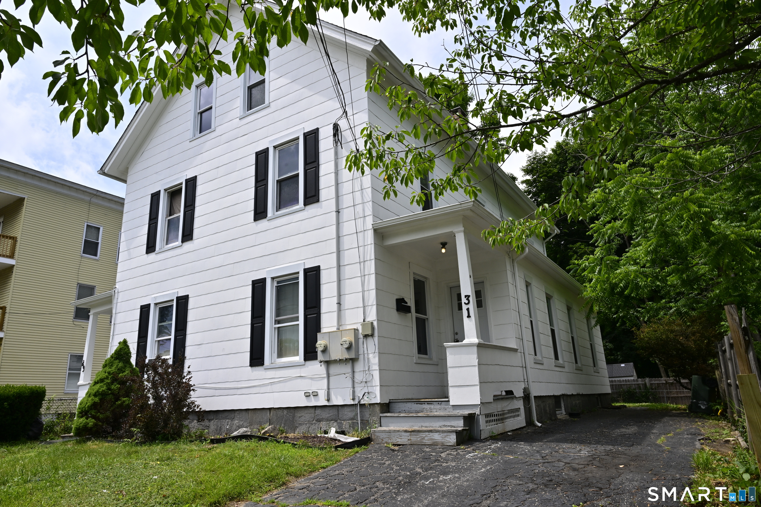 29 Locke Street Ansonia, CT 06401 - Photo 8 of 39