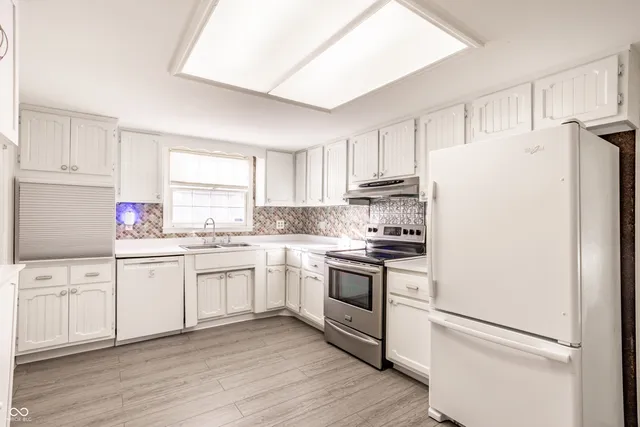 $349,900 | 647 Spring Mill Lane, Indianapolis, IN 46260