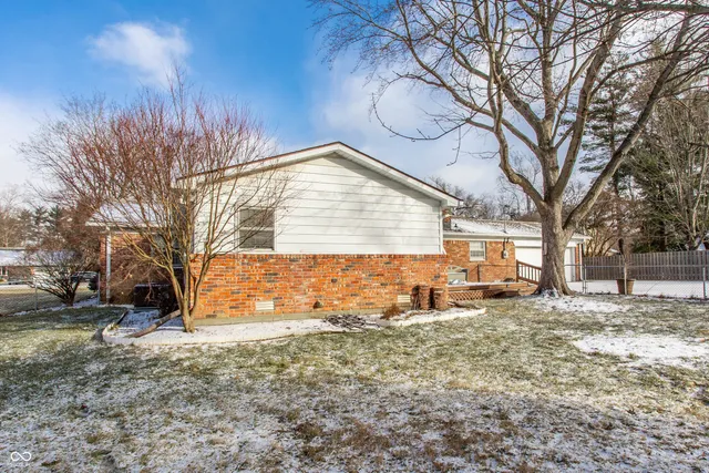 $349,900 | 647 Spring Mill Lane, Indianapolis, IN 46260