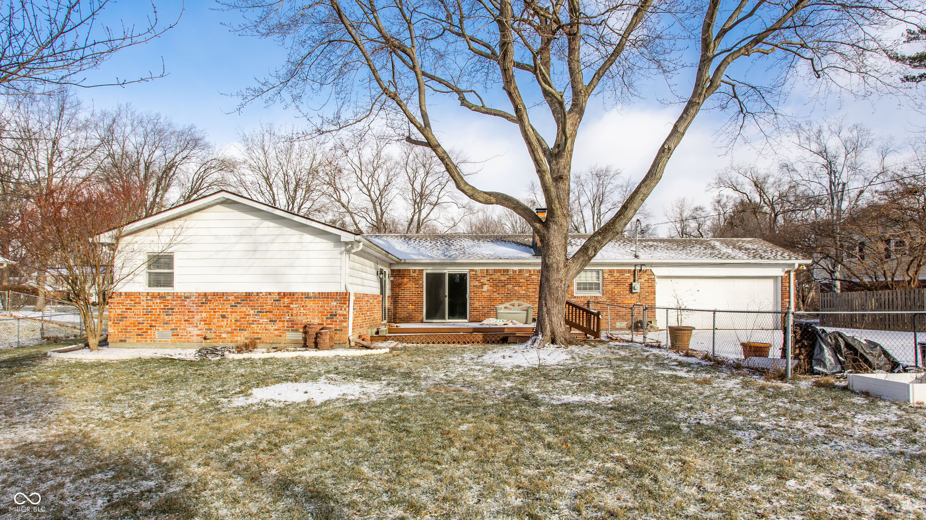 647 Spring Mill Lane Indianapolis, IN 46260 - Photo 9 of 10