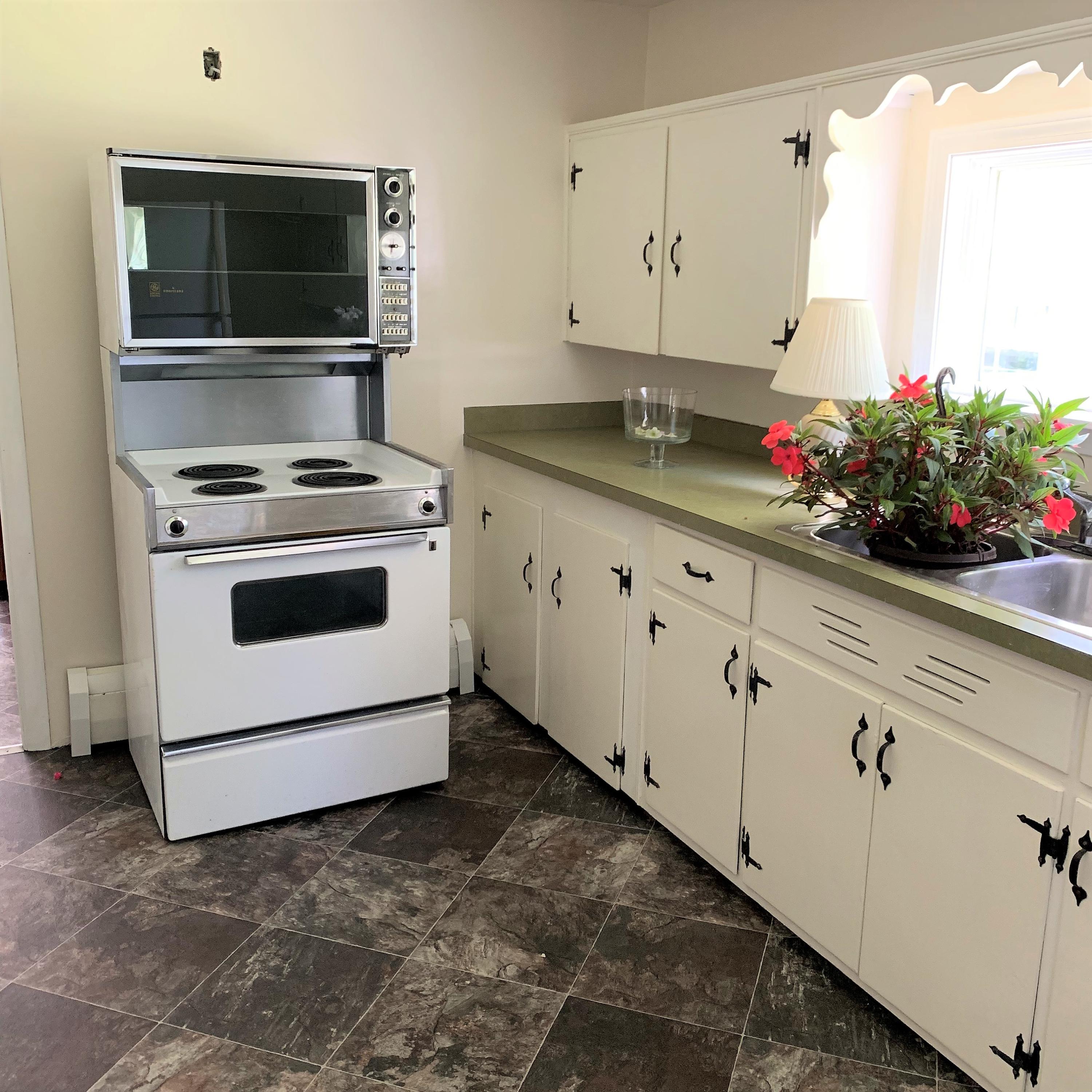 168 River Street Springvale, ME 04083 - Photo 17 of 36 Kitchen