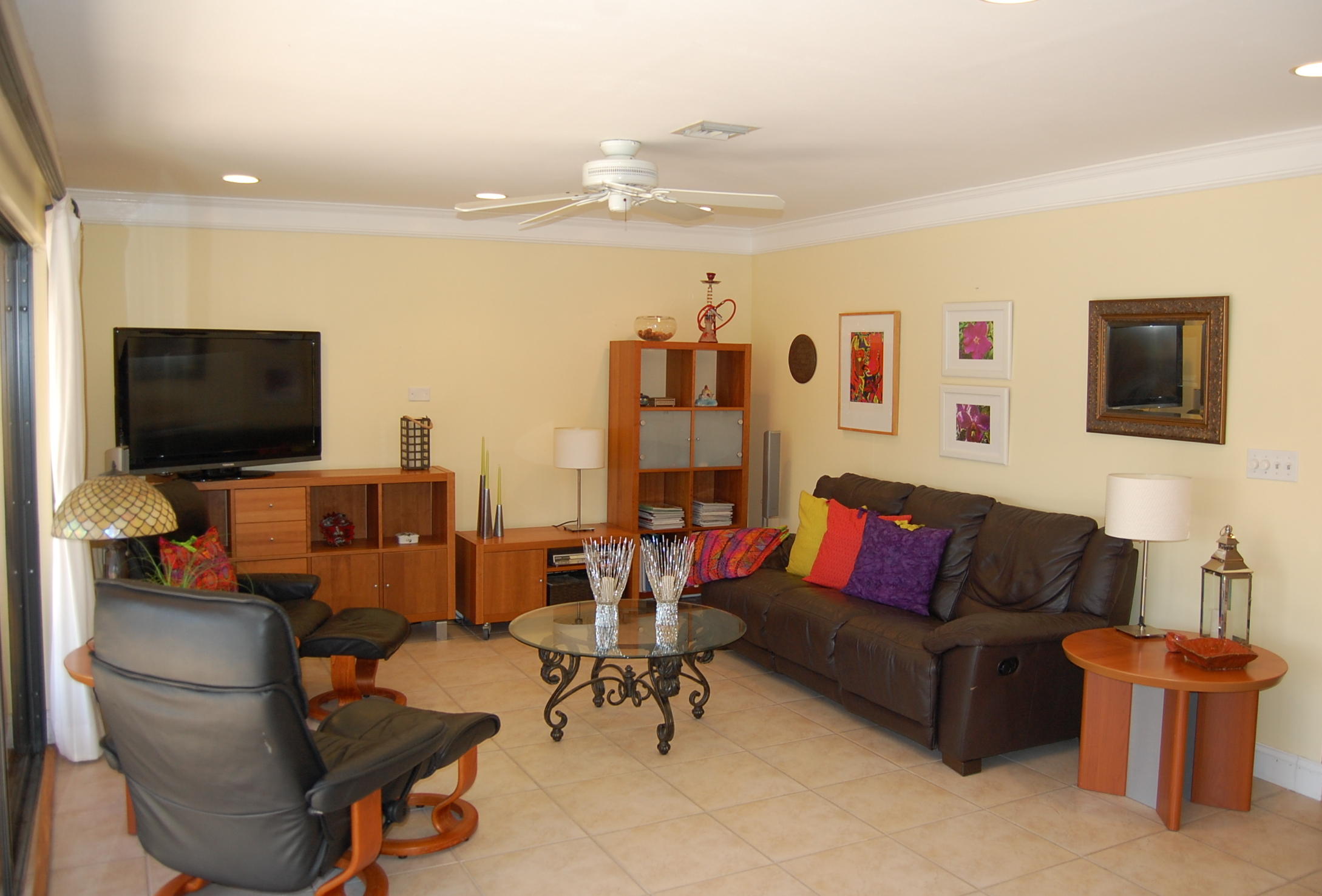 999 Northwest 5th Avenue Boca Raton, FL 33432 - Photo 11 of 43 12 Family Room.JPG