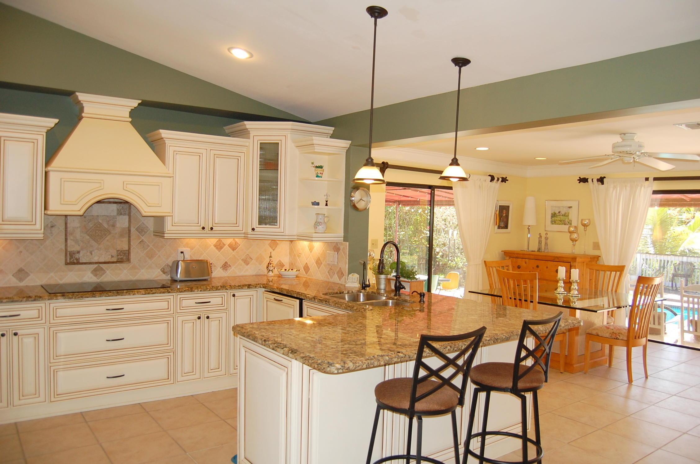 999 Northwest 5th Avenue Boca Raton, FL 33432 - Photo 6 of 43 07 Kitchen to Dining Room.JPG
