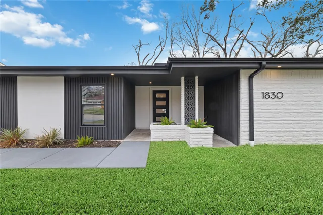 $799,000 | 1830 Locksford Street, Houston, TX 77008