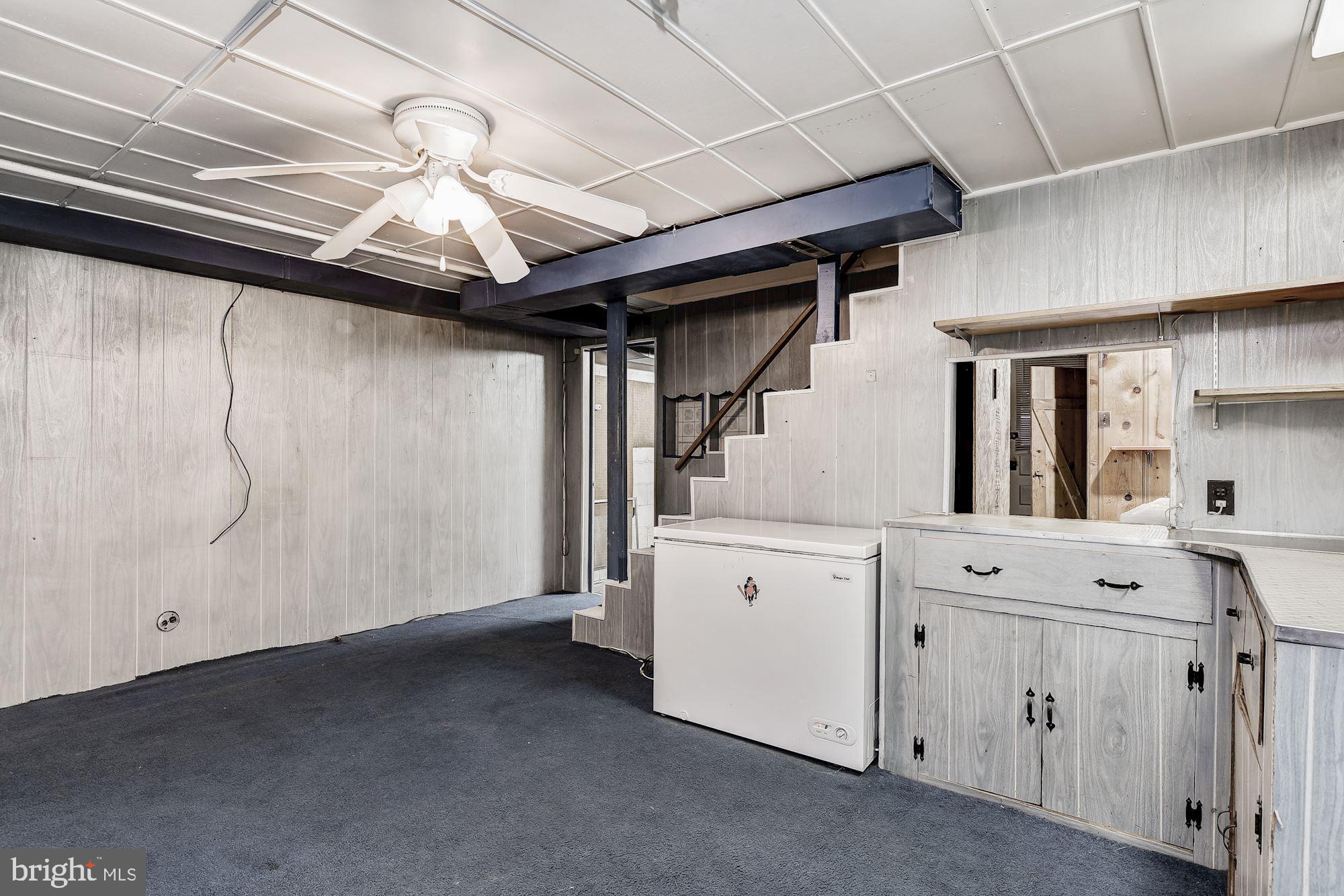 8261 Kavanagh Road Baltimore, MD 21222 - Photo 20 of 28 Family Room