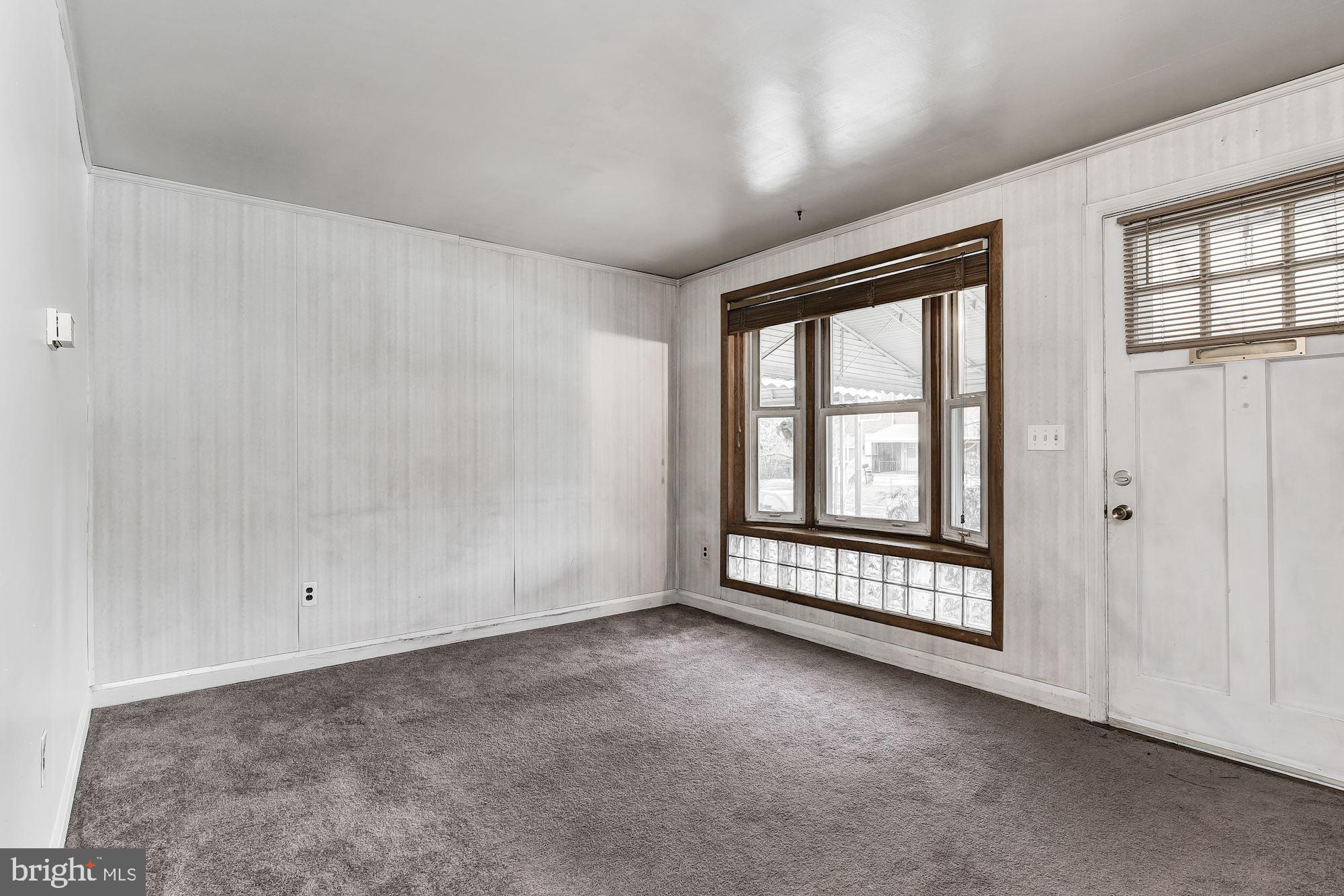 8261 Kavanagh Road Baltimore, MD 21222 - Photo 4 of 28 Living Room