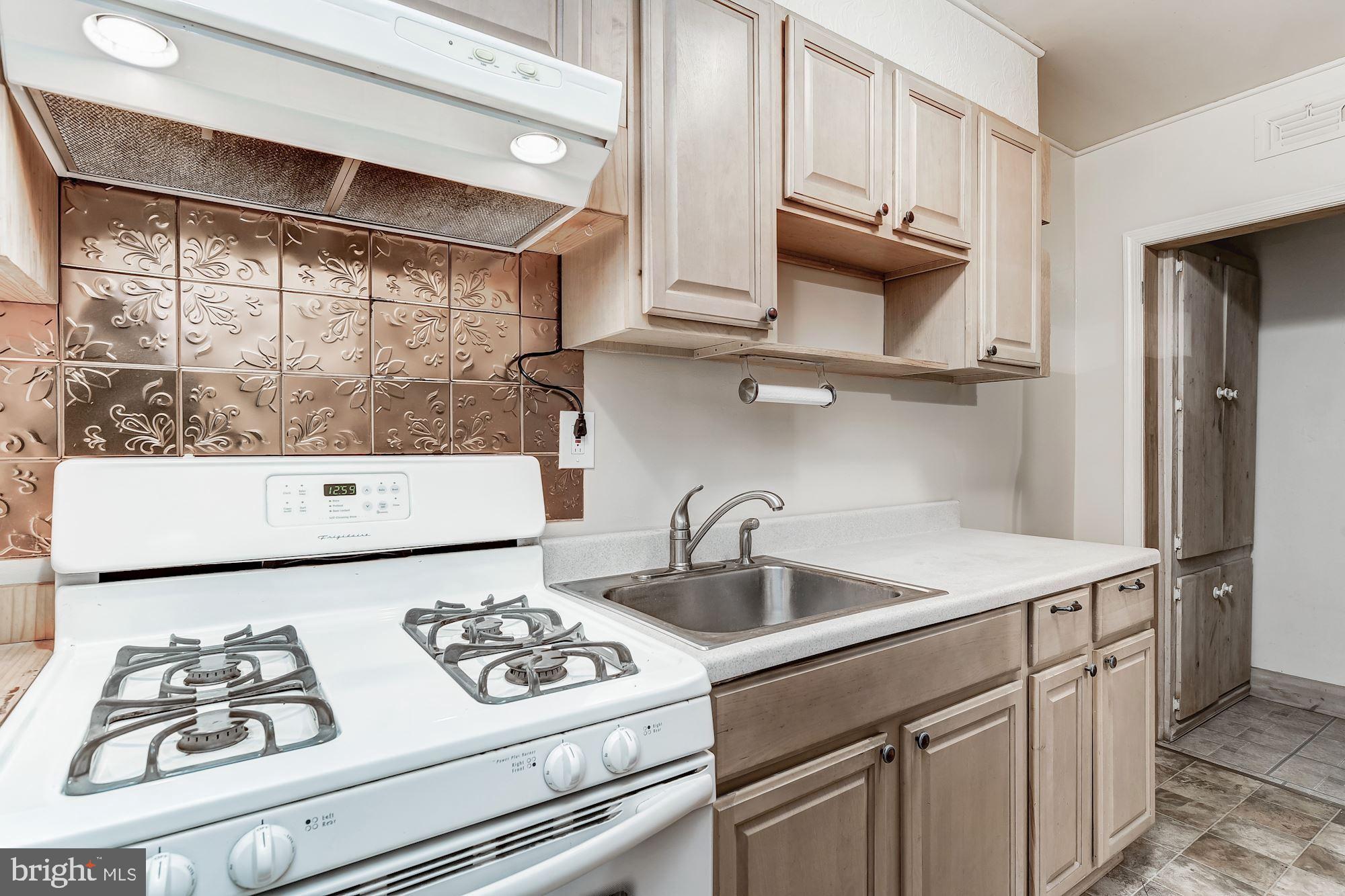 8261 Kavanagh Road Baltimore, MD 21222 - Photo 10 of 28 Kitchen
