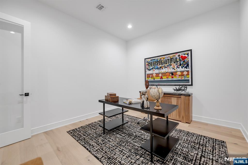 9 Feldman Court, Unit 9 Paramus, NJ 07652 - Photo 11 of 27