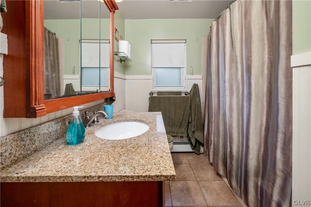 2439 Congress Street Allentown, PA 18104 - Photo 22 of 32 2nd floor bathroom