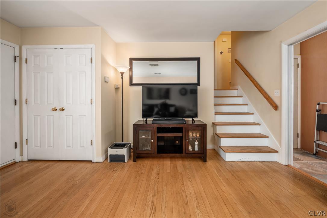 2439 Congress Street Allentown, PA 18104 - Photo 8 of 32 Entertainment area