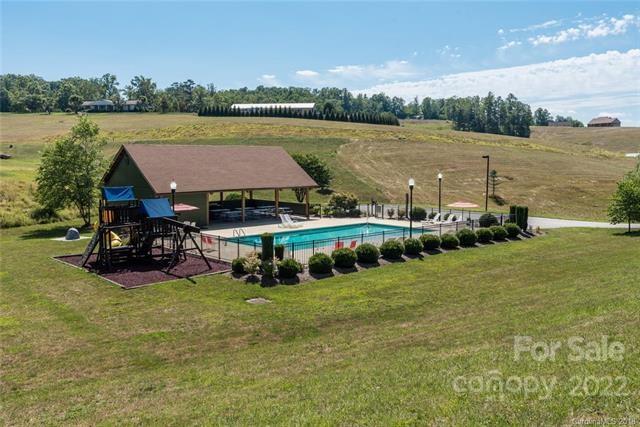 108 Israel Road, Unit 69 Leicester, NC 28748 - Photo 8 of 19 Gallery Image 8