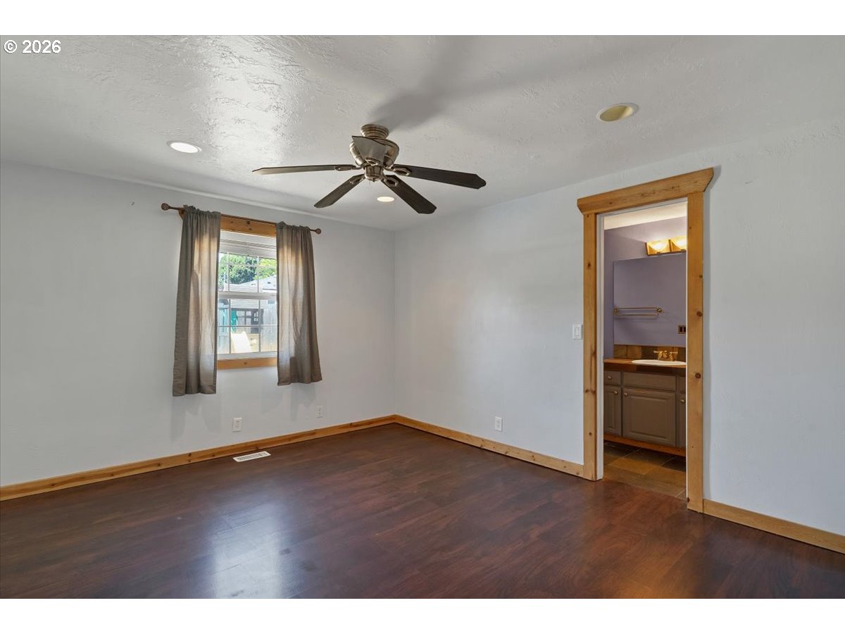4335 Lone Oak Road Southeast Salem, OR 97302 - Photo 15 of 35