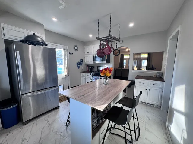 $380,000 | 71 Oakland Street, Stratford, CT 06615