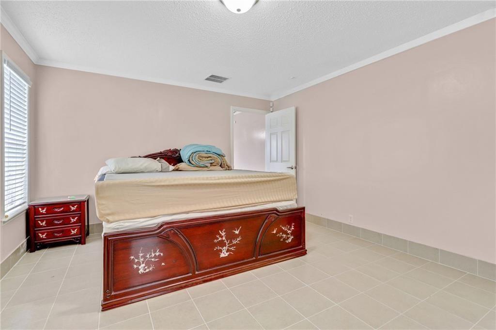 397 Reed Brawner Road Royston, GA 30662 - Photo 12 of 33 a utility room with dryer and washer