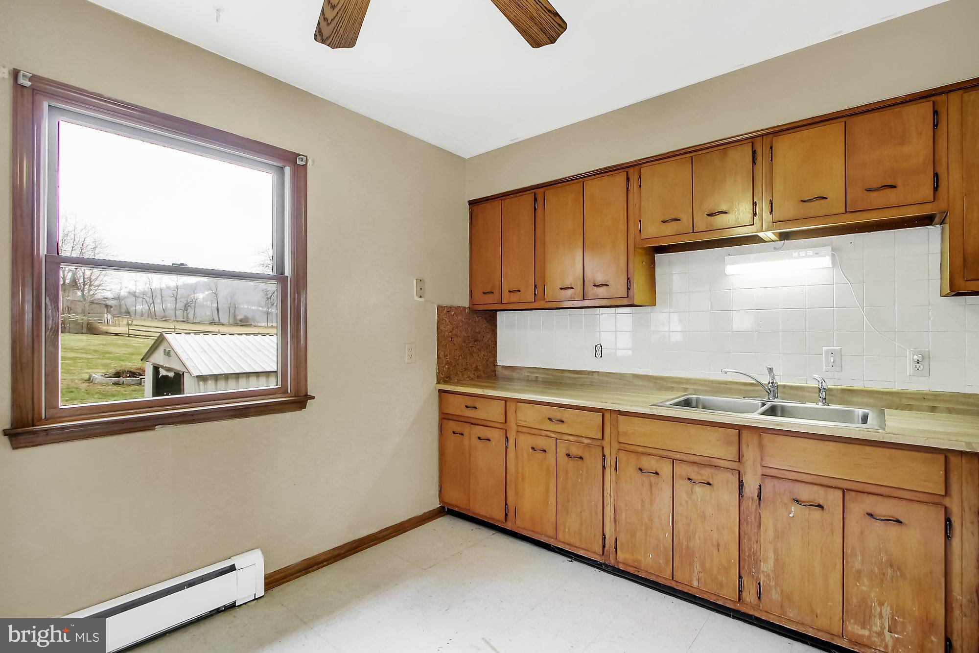 396 Sanders Road Fairfield, PA 17320 - Photo 7 of 25 Gallery Image 7
