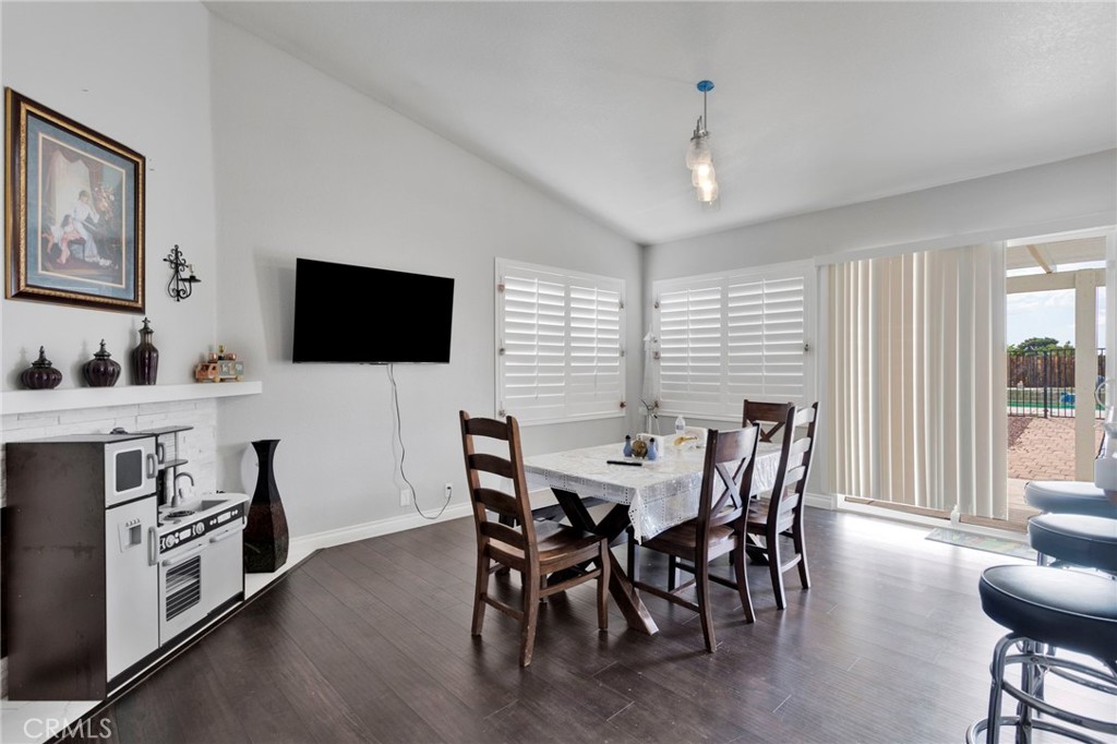 13262 Cuyamaca Road Apple Valley, CA 92308 - Photo 6 of 25