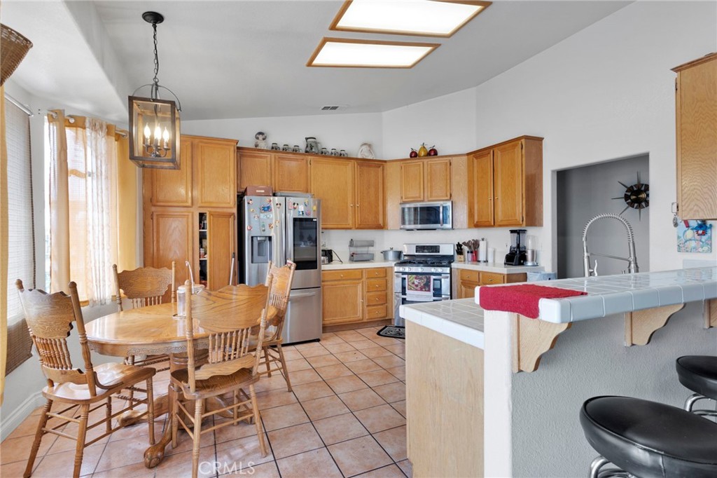 13262 Cuyamaca Road Apple Valley, CA 92308 - Photo 10 of 25