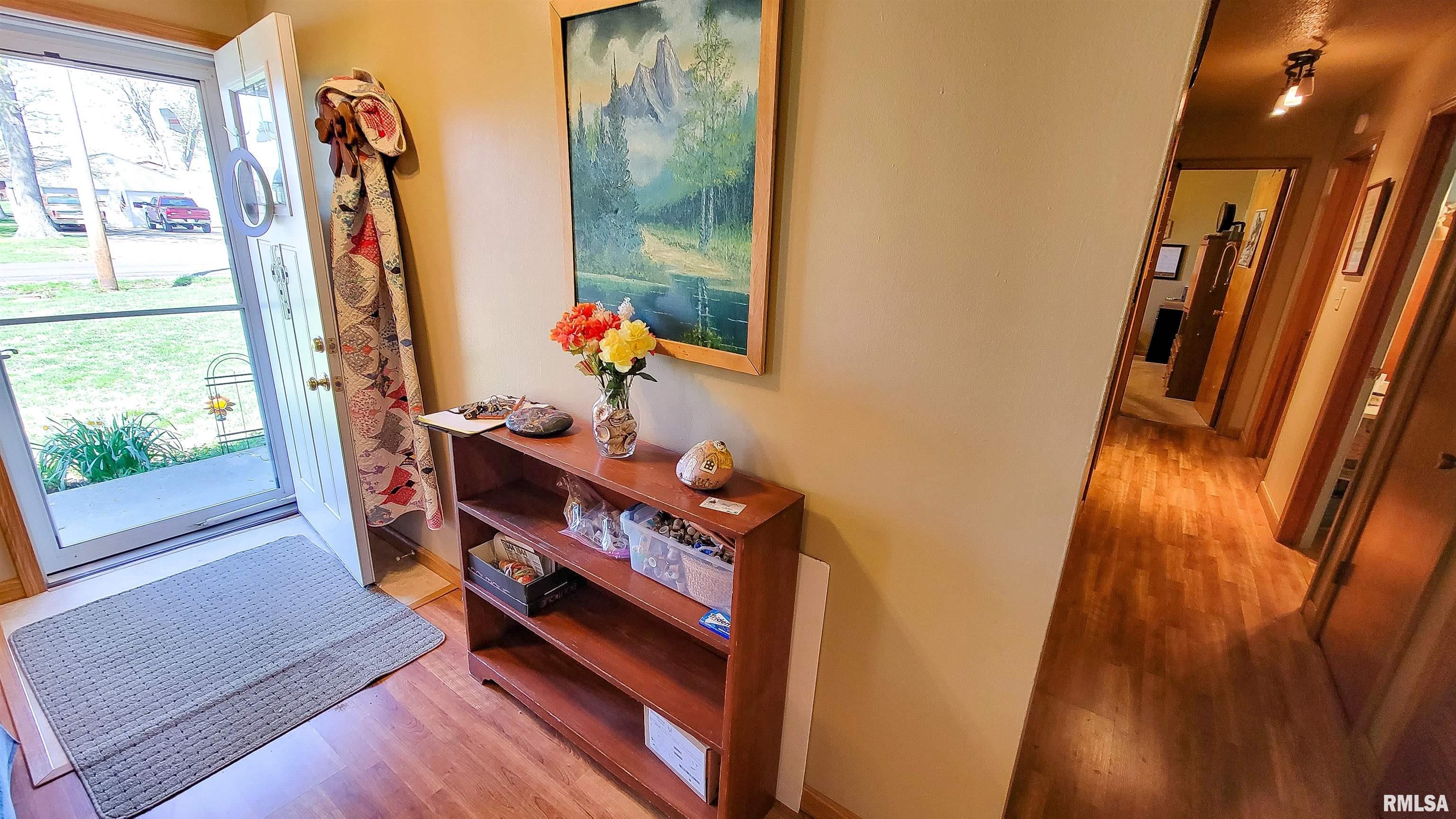 207 West 12th Street Flora, IL 62839 - Photo 5 of 51 Gallery Image 5