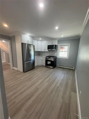 $3,200 | 158 Church Street, Freeport, NY 11520