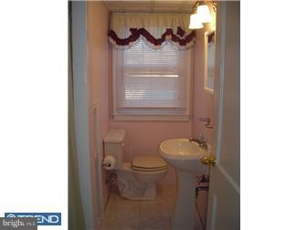 1901 Scott Road Oreland, PA 19075 - Photo 12 of 12 Bathroom