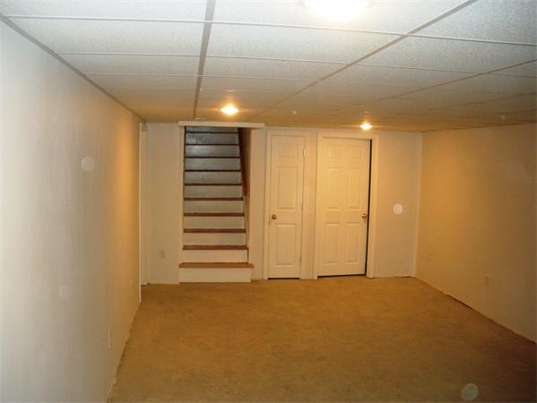 7 McIntyre Road Saugus, MA 01906 - Photo 8 of 12 Gallery Image 8