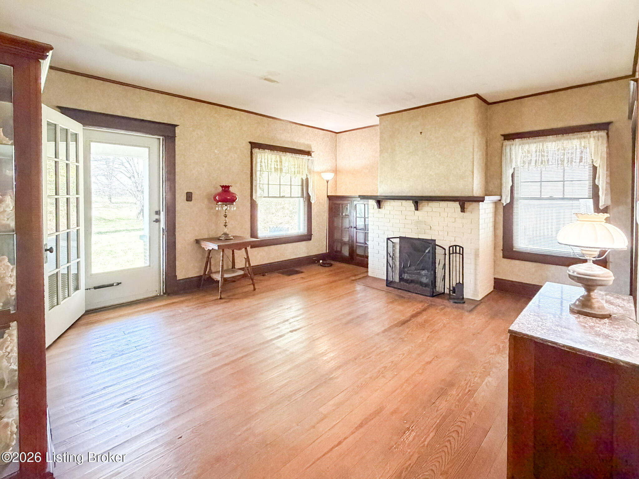 3592 Waddy Road Waddy, KY 40076 - Photo 6 of 80 Living Room