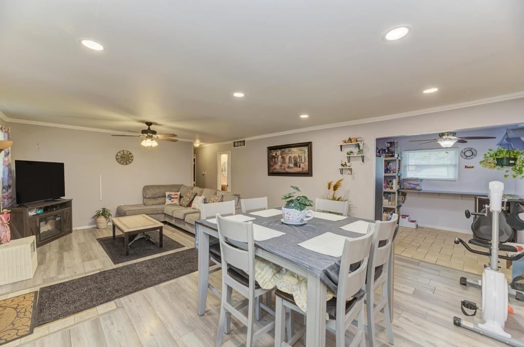 105 Queenswood Road Bolingbrook, IL 60440 - Photo 7 of 22