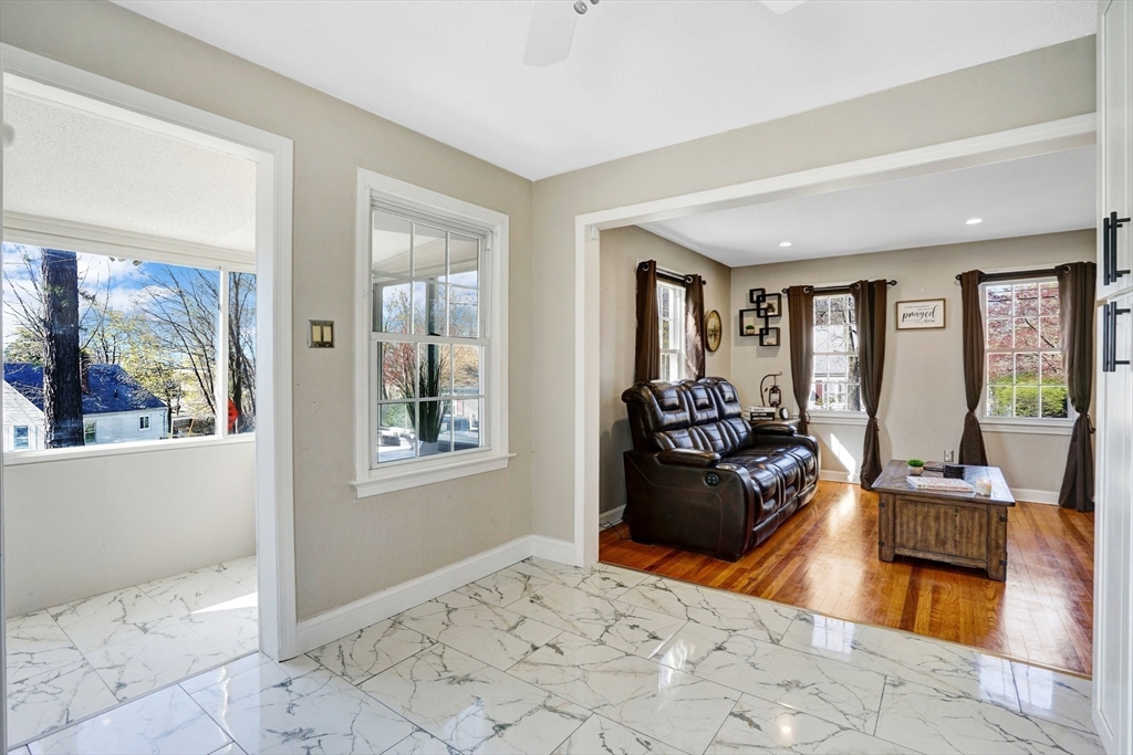 62 Arden Street Springfield, MA 01118 - Photo 9 of 31 Gallery Image 9