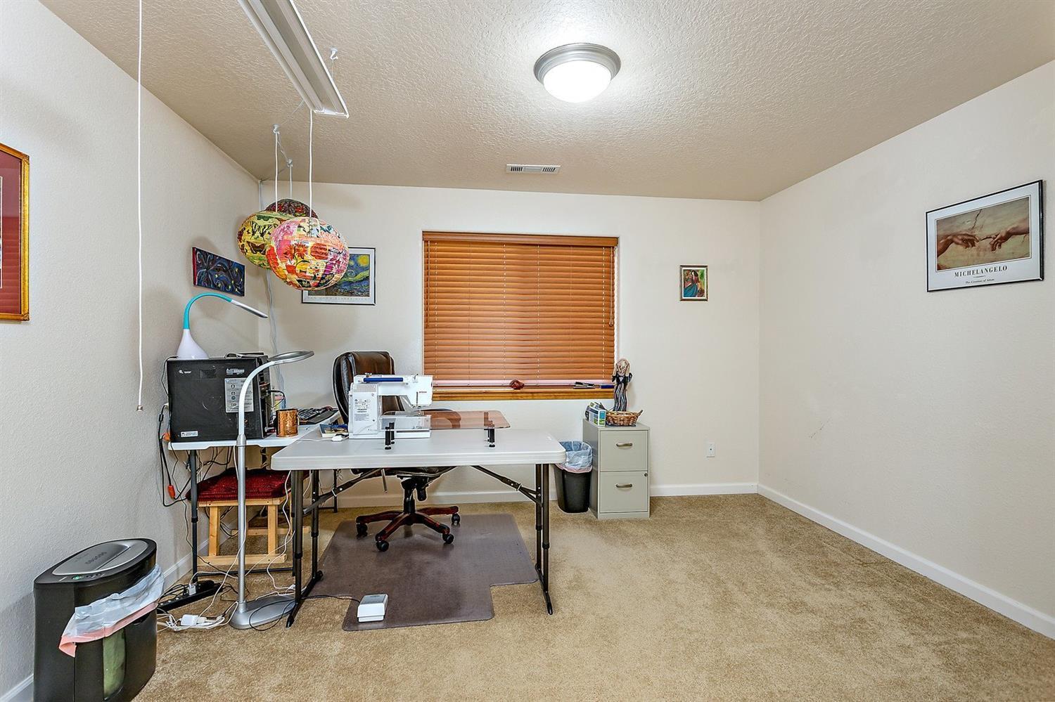 486 Old Ferry Road Shady Cove, OR 97539 - Photo 21 of 35 Main Level - Guest Bedroom