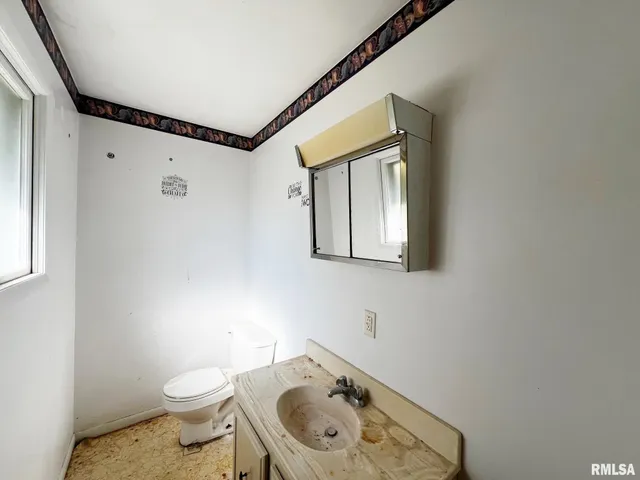 $99,900 | 2824 West Rohmann Avenue, West Peoria, IL 61604