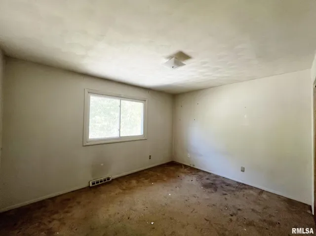 $99,900 | 2824 West Rohmann Avenue, West Peoria, IL 61604