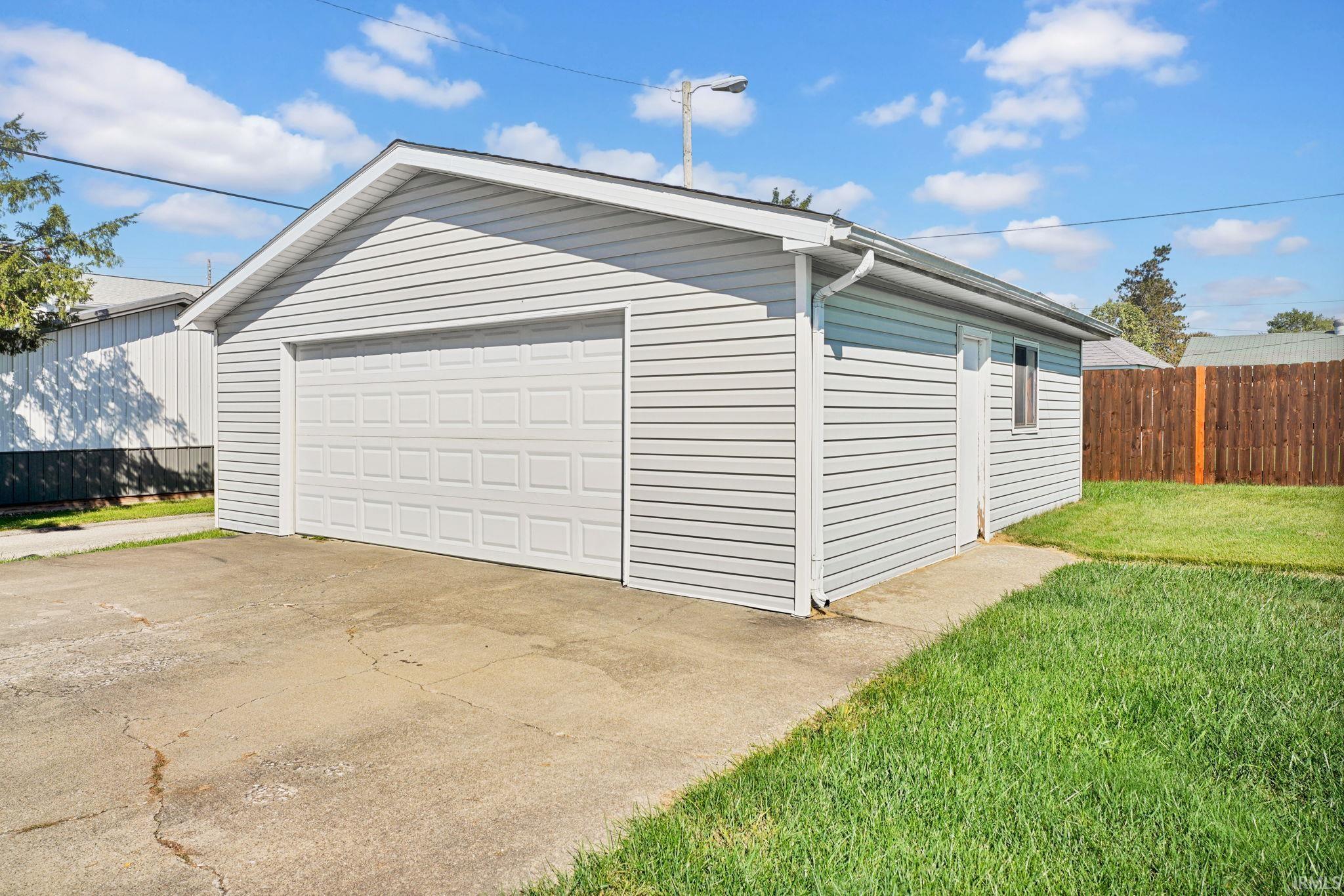 2127 Washington Avenue Bedford, IN 47421 - Photo 23 of 27