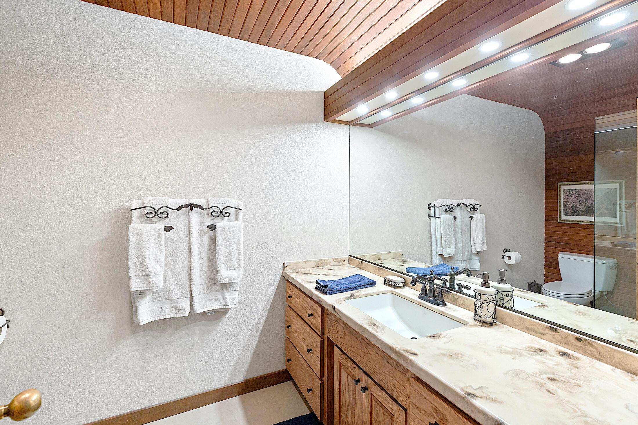 150 Combs Drive Merlin, OR 97532 - Photo 23 of 58 125A9720