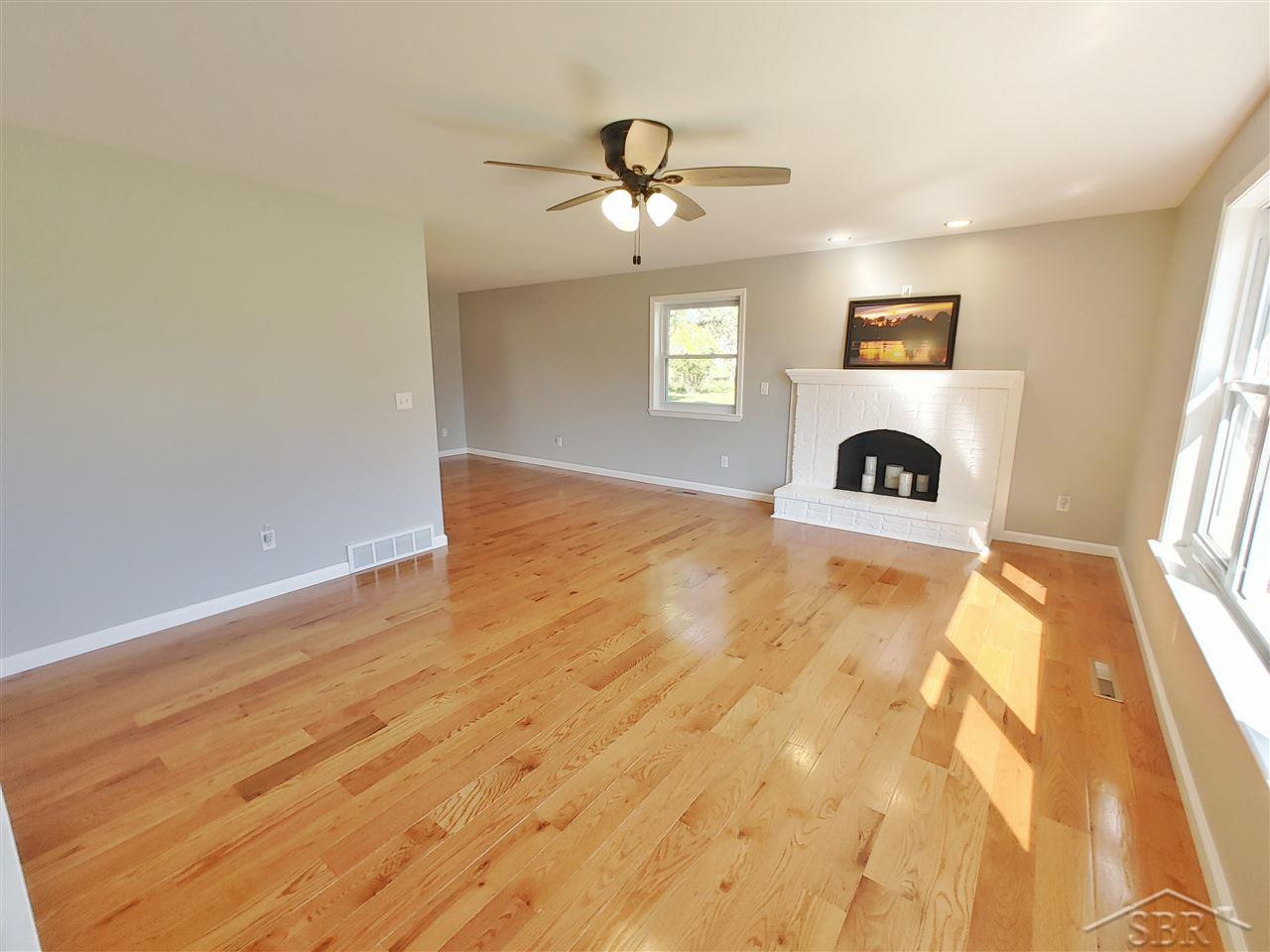 5825 Mackinaw Road Saginaw, MI 48604 - Photo 15 of 70 50057641-15.JPG