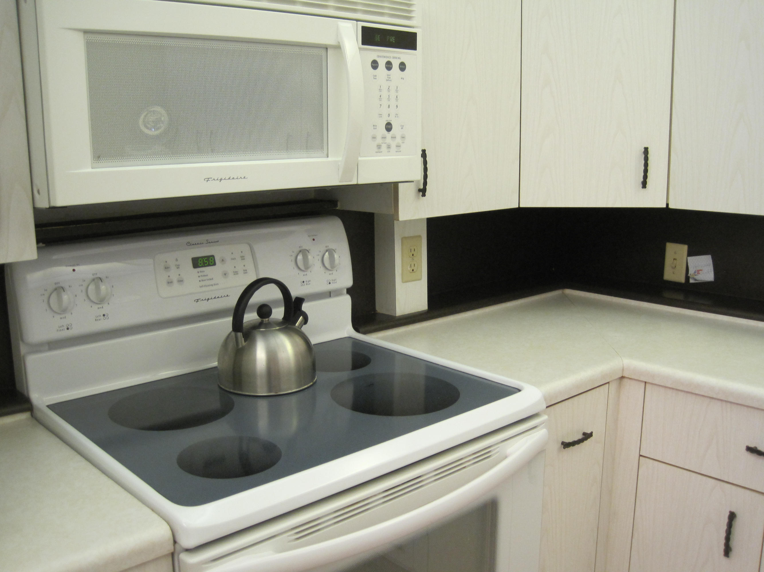 2030 Rexford B, Unit 2030 Boca Raton, FL 33434 - Photo 4 of 13 newer Appliances
