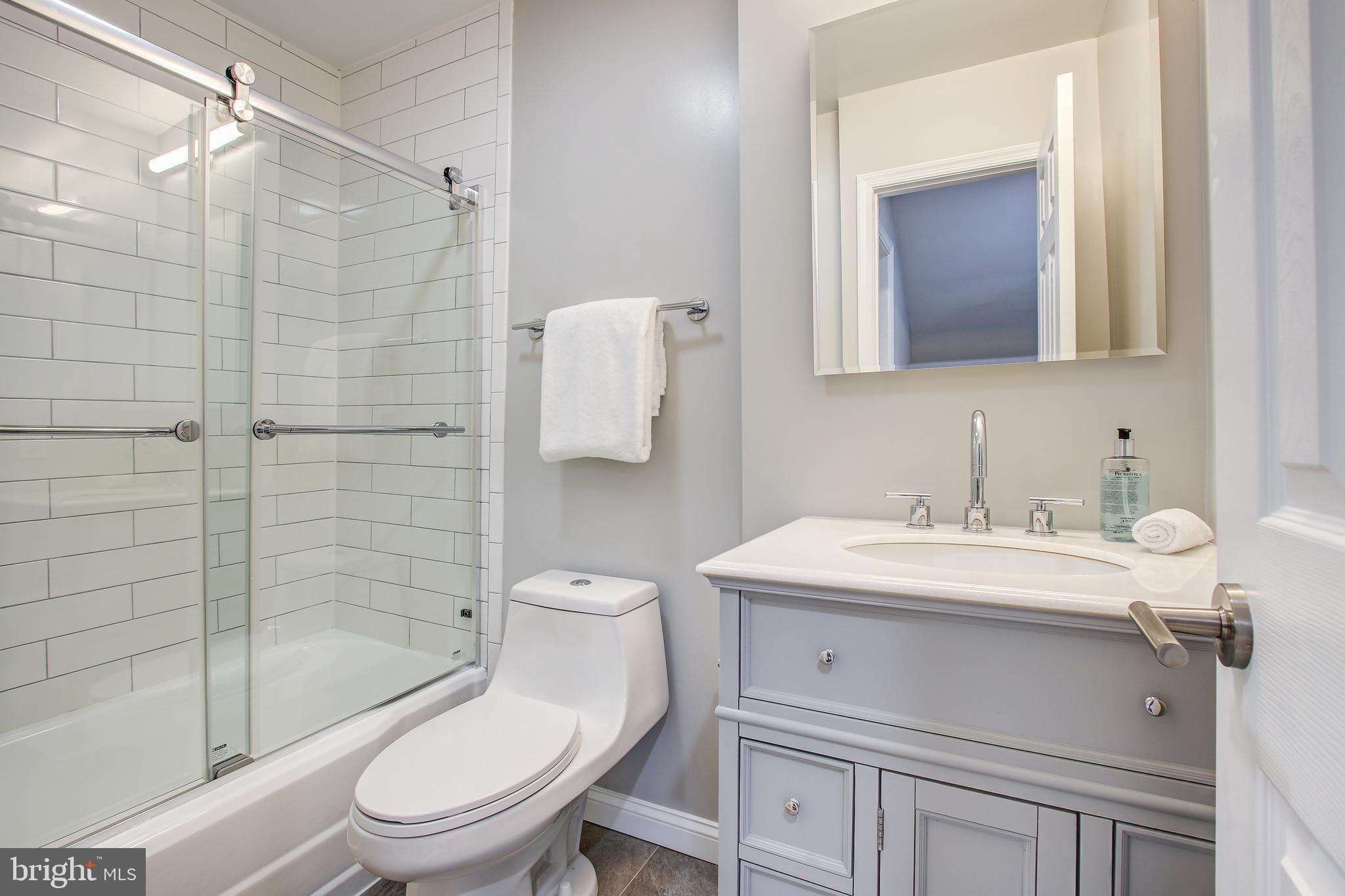 10004 Quinby Street Silver Spring, MD 20901 - Photo 34 of 40 Upper level guest bathroom