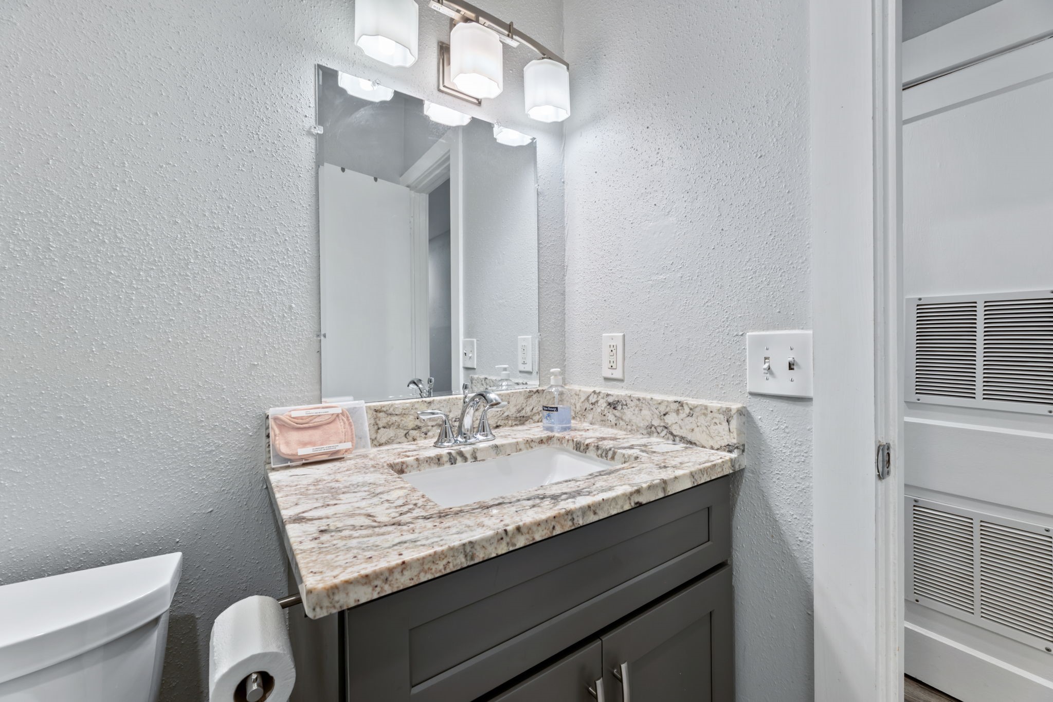 412 Drew Street, Unit 3 Houston, TX 77006 - Photo 11 of 25