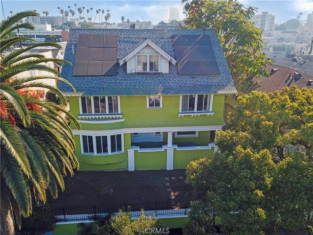 $899,900 | 216 South Lake Street, Los Angeles, CA 90057