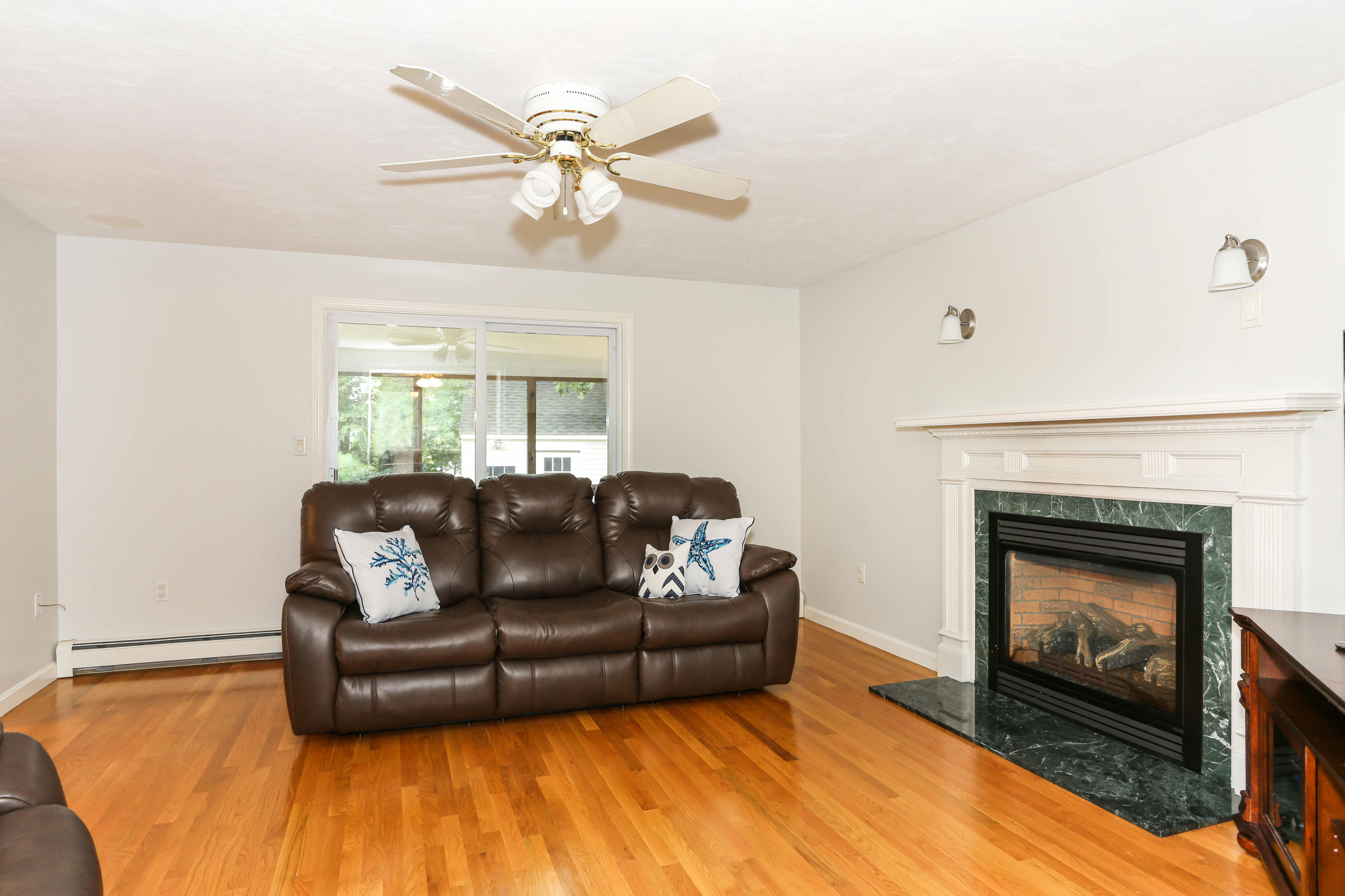 19 Maple Street Mashpee, MA 02649 - Photo 13 of 35 19MapLR-13