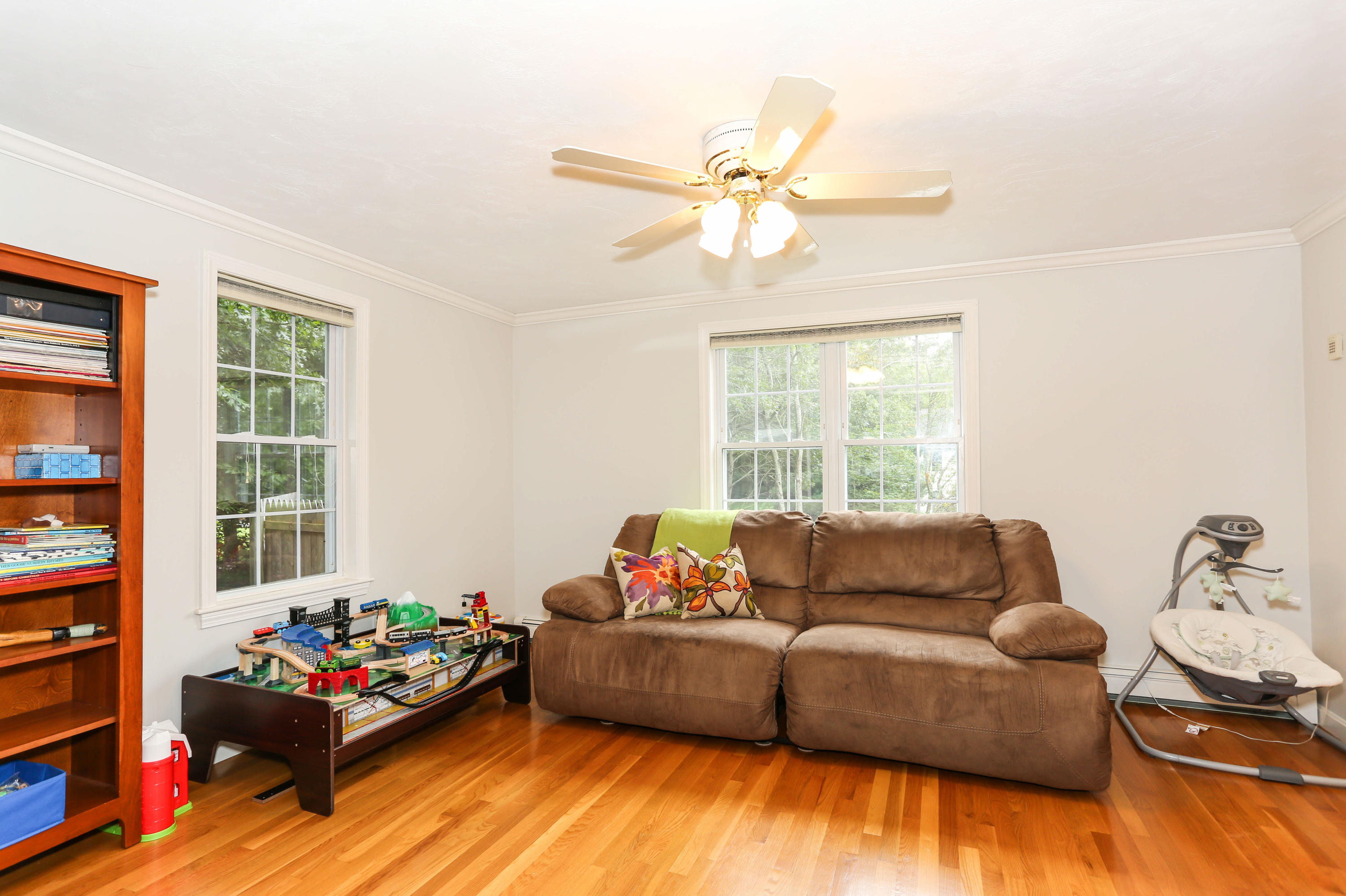 19 Maple Street Mashpee, MA 02649 - Photo 14 of 35 19MapLR-14