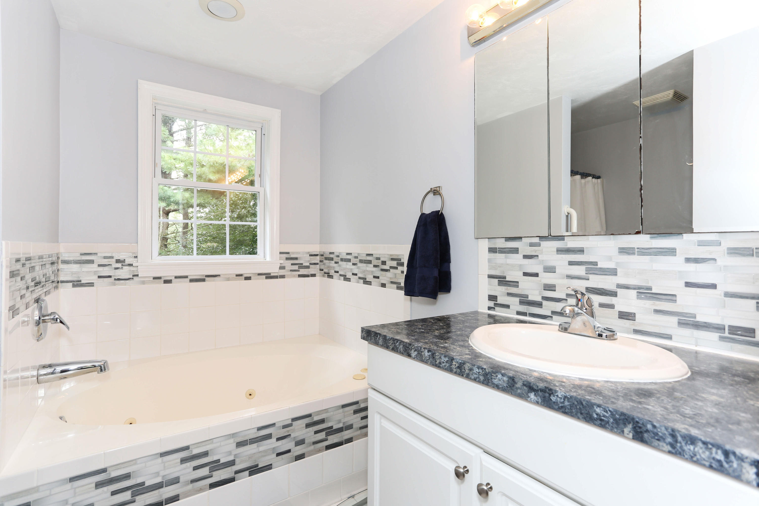 19 Maple Street Mashpee, MA 02649 - Photo 24 of 35 19MapLR-24