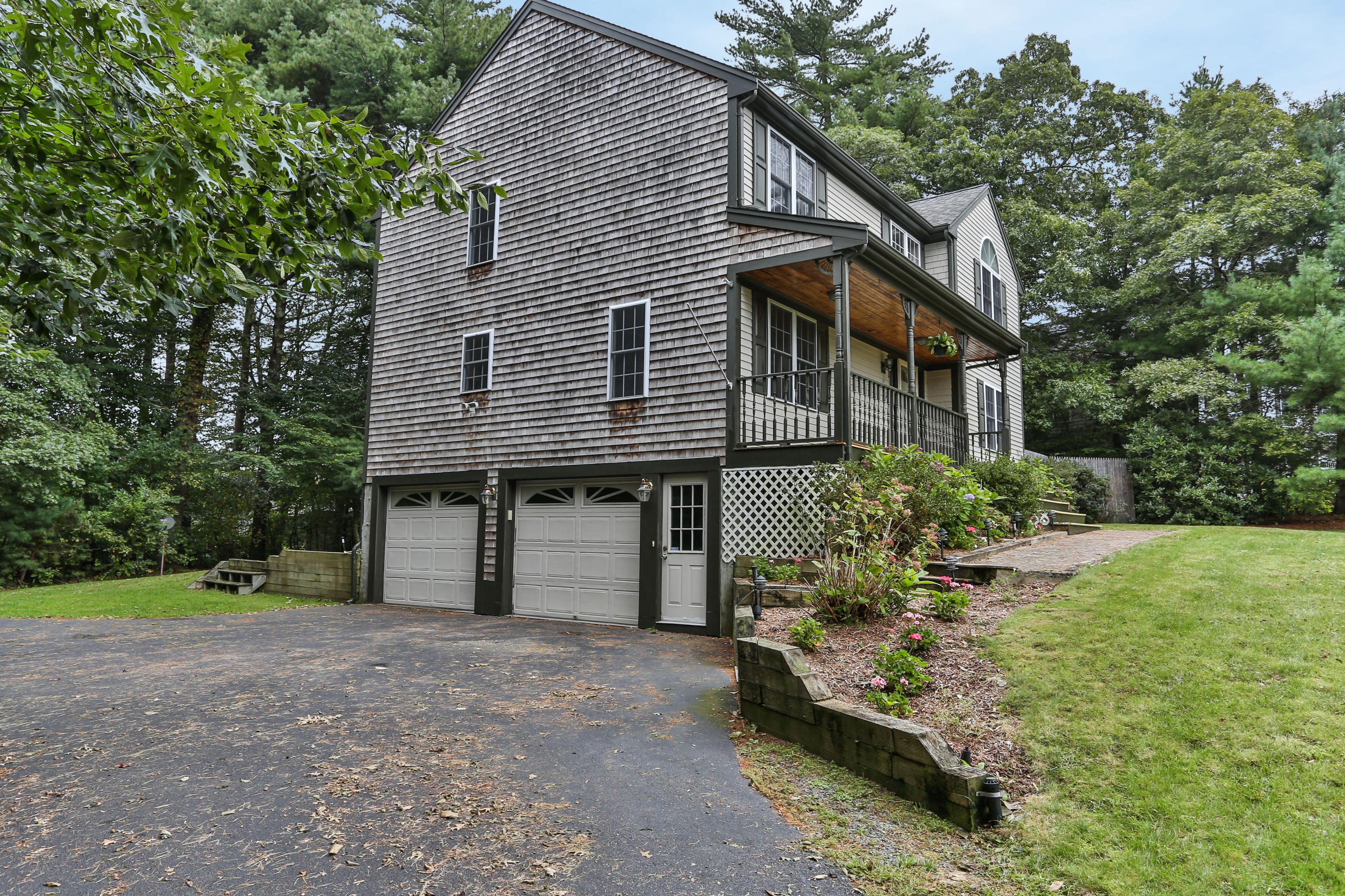 19 Maple Street Mashpee, MA 02649 - Photo 29 of 35 19MapLR-29
