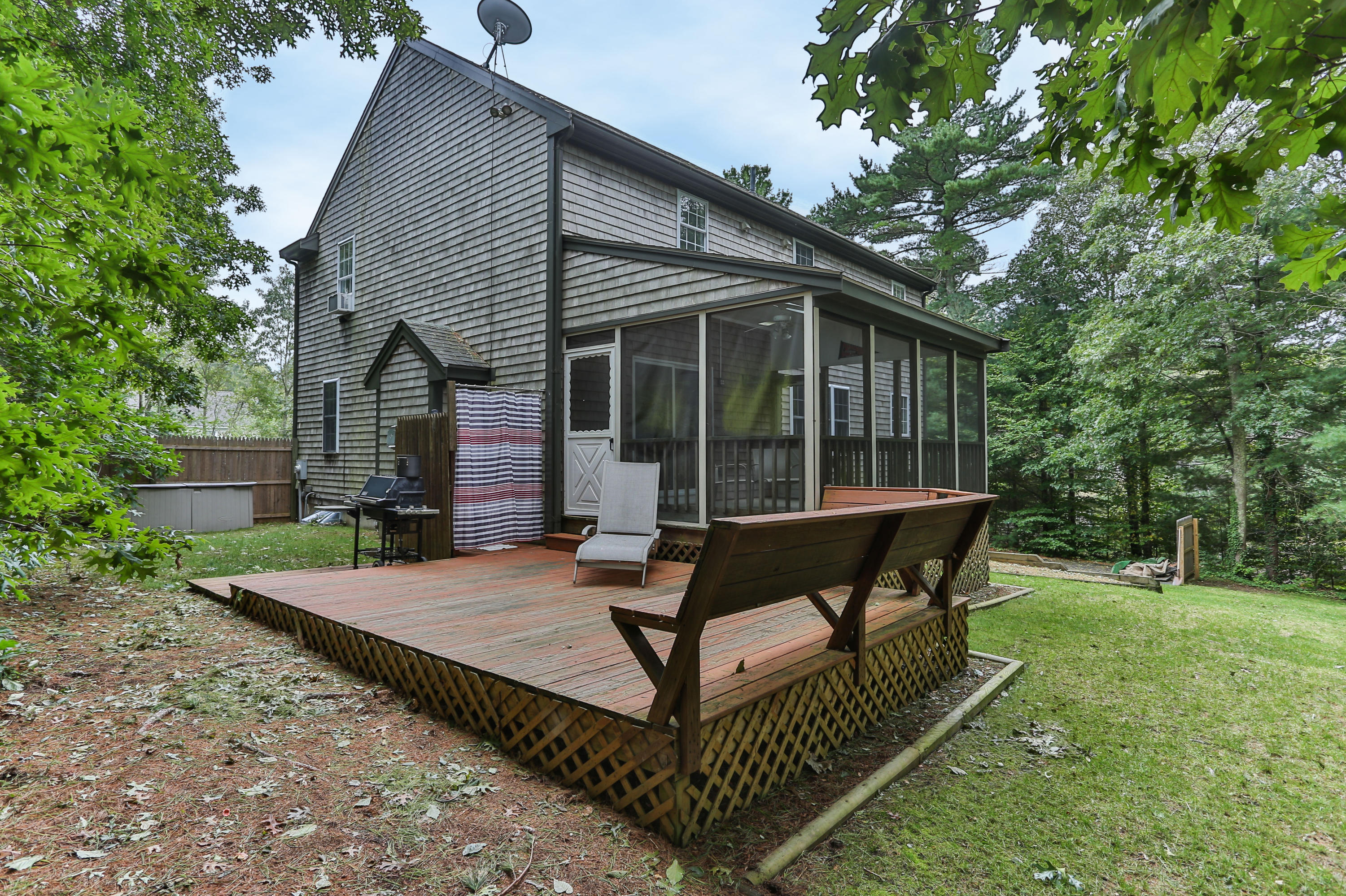 19 Maple Street Mashpee, MA 02649 - Photo 31 of 35 19MapLR-31