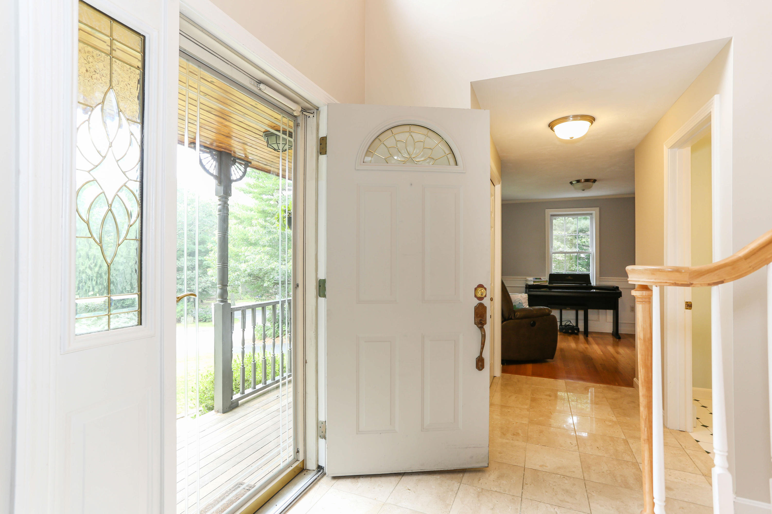 19 Maple Street Mashpee, MA 02649 - Photo 4 of 35 19MapLR-4