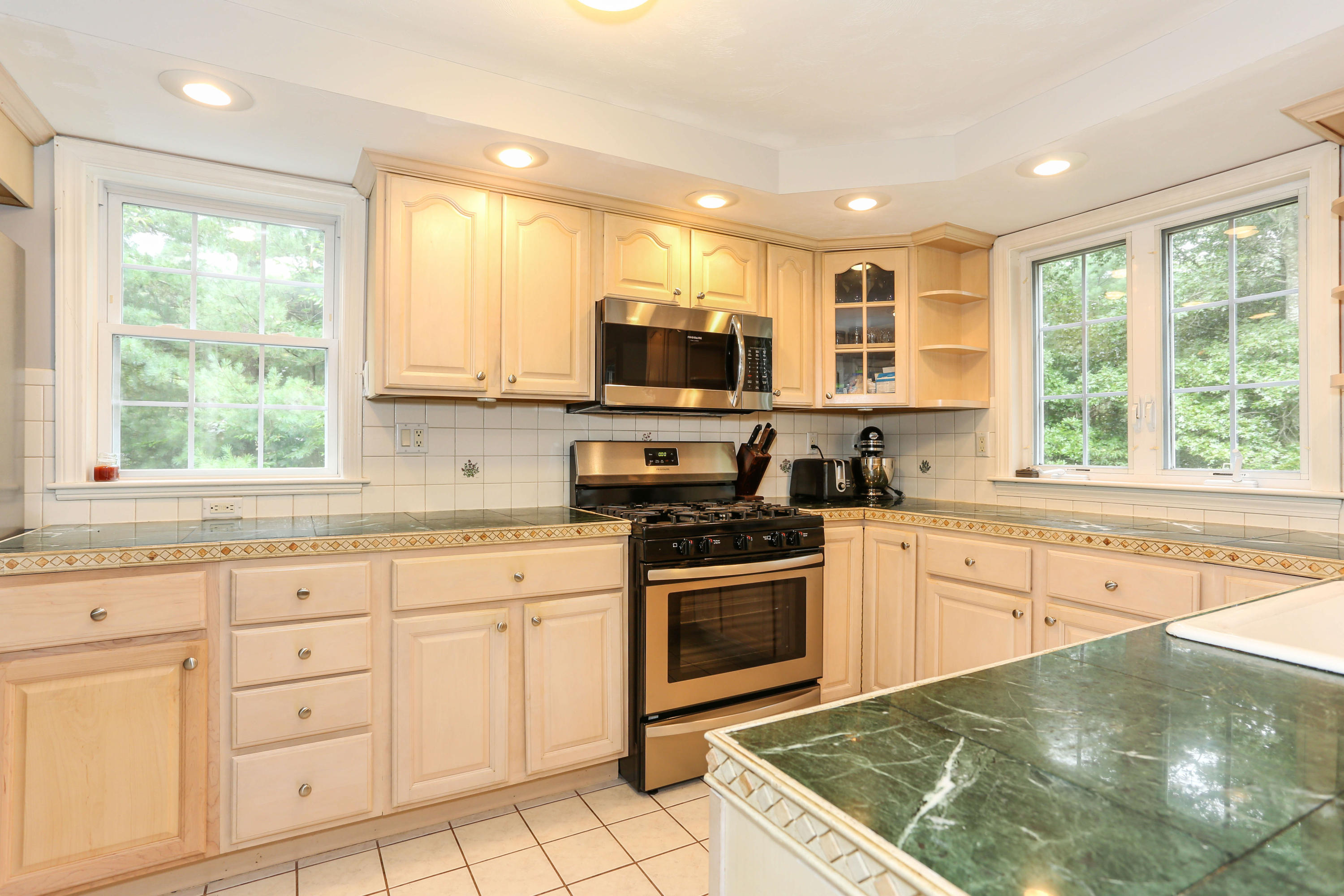 19 Maple Street Mashpee, MA 02649 - Photo 7 of 35 19MapLR-7