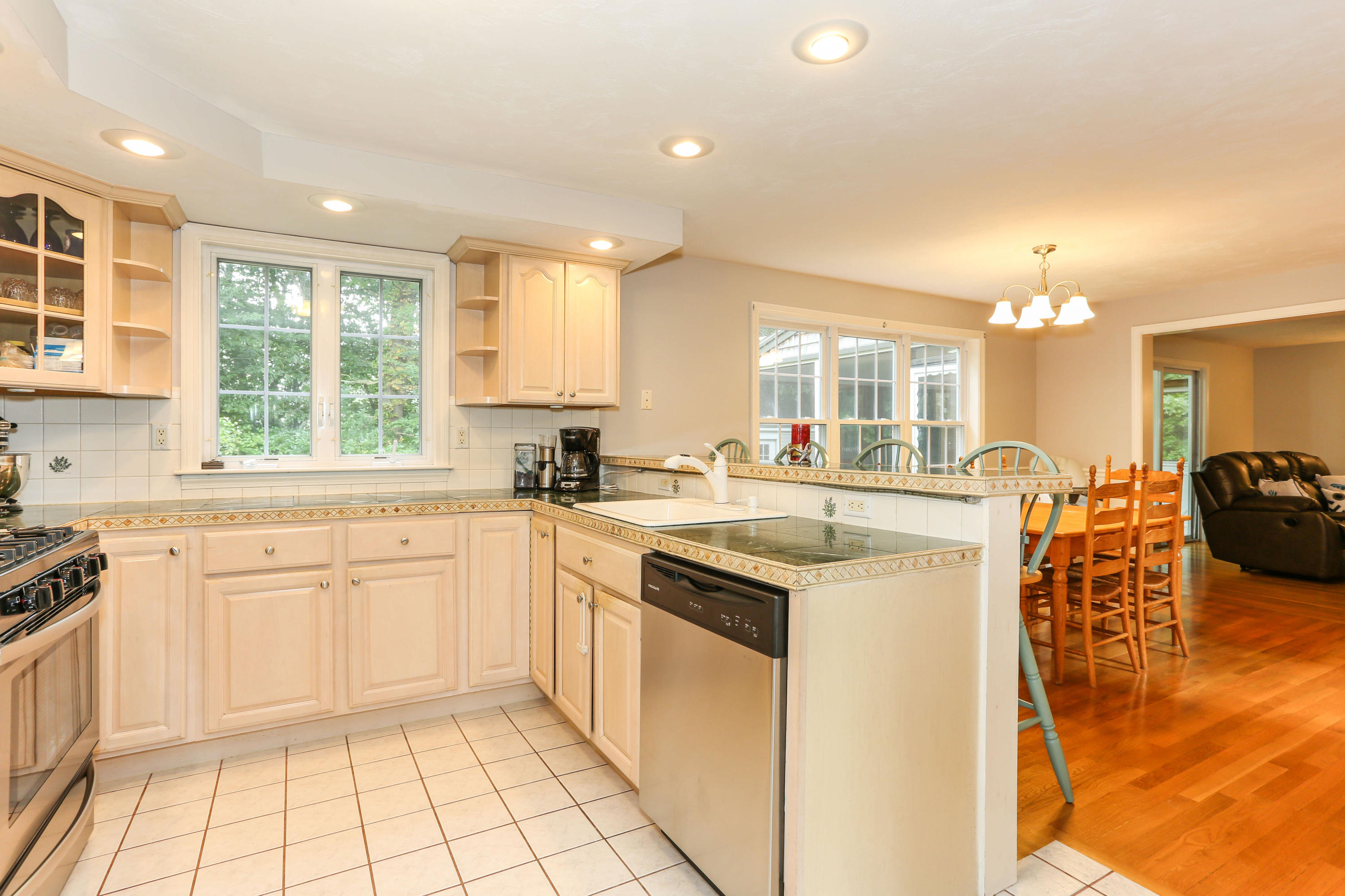 19 Maple Street Mashpee, MA 02649 - Photo 8 of 35 19MapLR-8