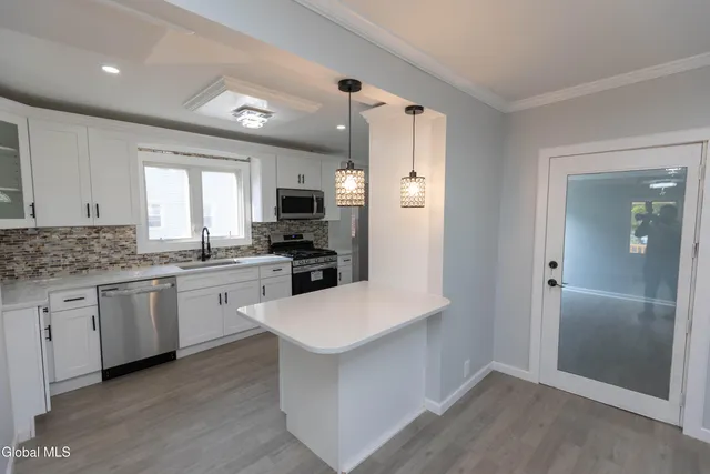 $2,500 | 465 Bruno Street, Schenectady, NY 12306