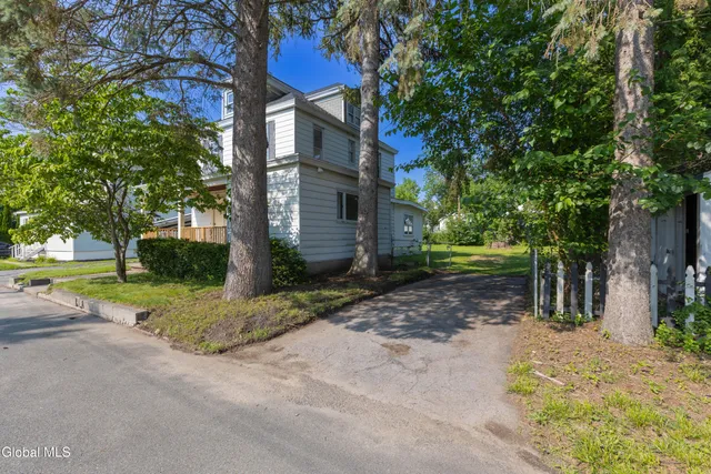 $2,500 | 465 Bruno Street, Schenectady, NY 12306