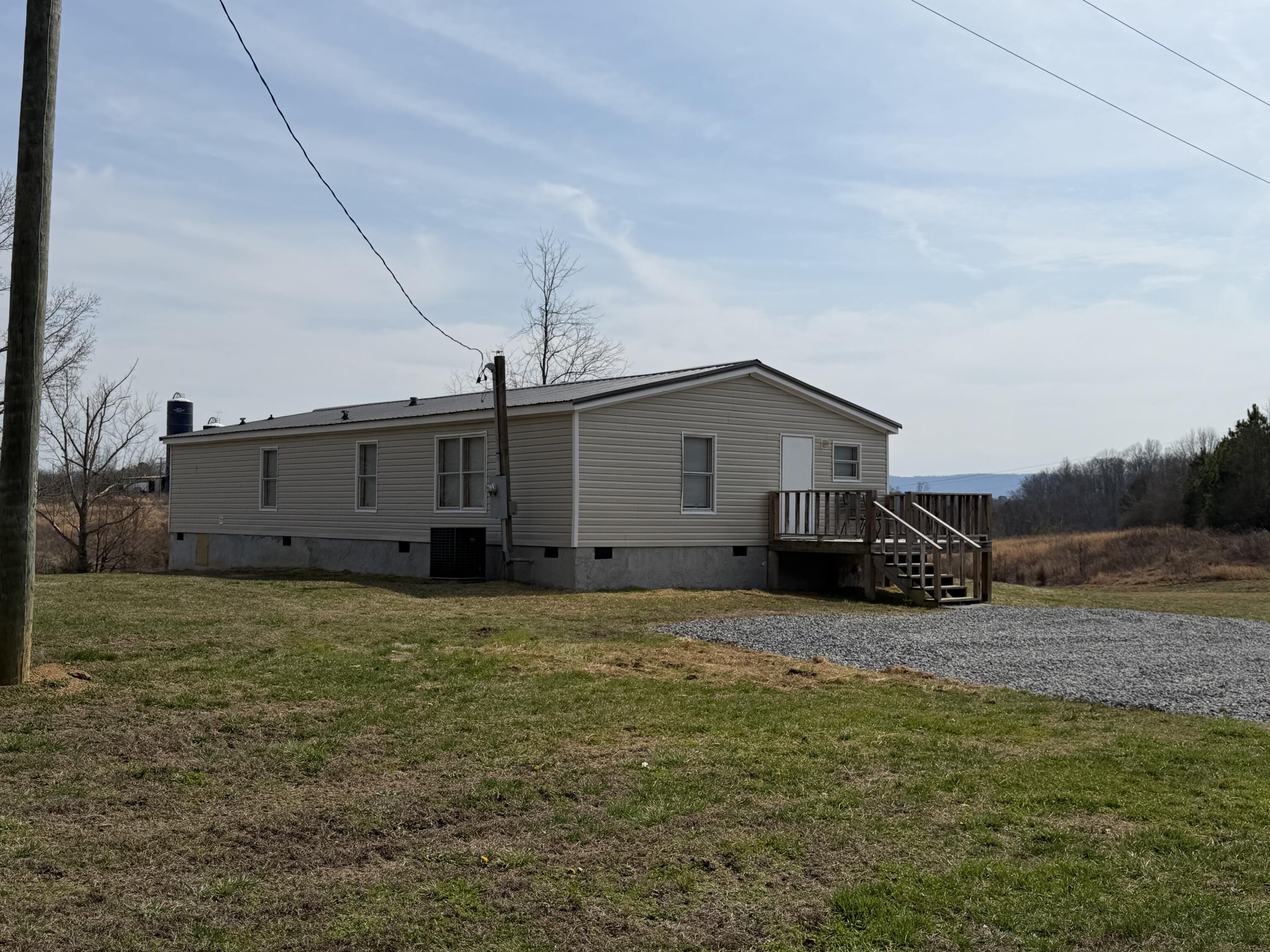 181 County Road 966 Calhoun, TN 37309 - Photo 3 of 18 IMG_9114
