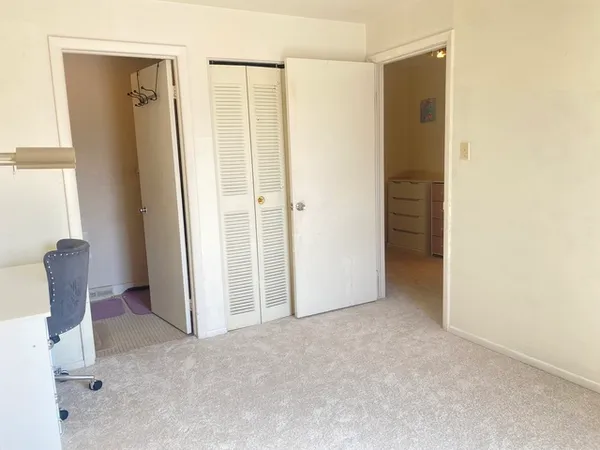 $279,000 | 1620 Waxwing Court, Schaumburg, IL 60173